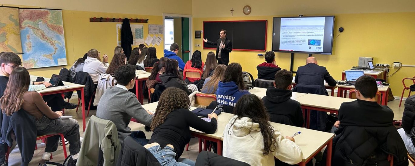 “Pensieri, Particelle e Computer impossibili. Un viaggio nella meccanica quantistica verso la computazione quantistica”